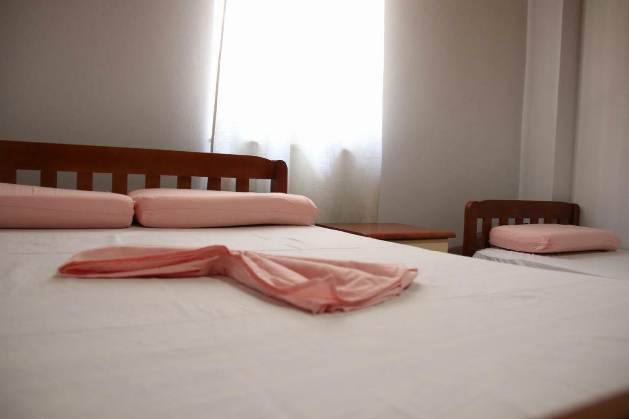 Eden Hostel *